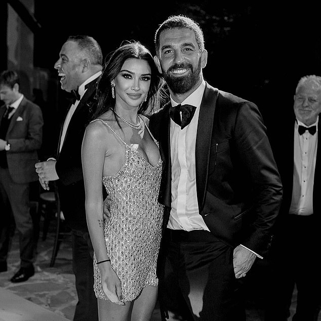 Turan je bio u braku s Aslihanom Doganom Turanom sedam godina, a par dijeli dvoje djece