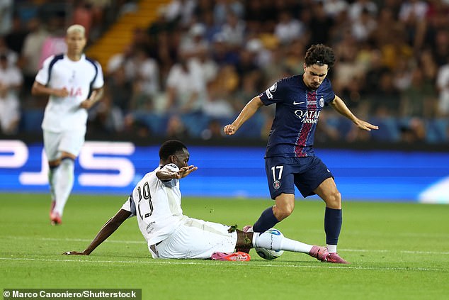 Ballon d'Or nominirana Vitinha bila je sjena svog uobičajenog jastva i dobro se obrađivala u sredini terena