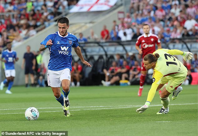 Enzo Le Fee knows Le Bris well from their time at Lorient and has faith in his ability to keep Sunderland up