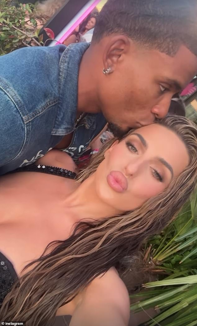 Zvijezde Love Islanda držale su obožavatelje u petlji tijekom cijele večeri, dijeleći obilje ažuriranja o njihovim Instagram pričama (na slici Cach i Toni)