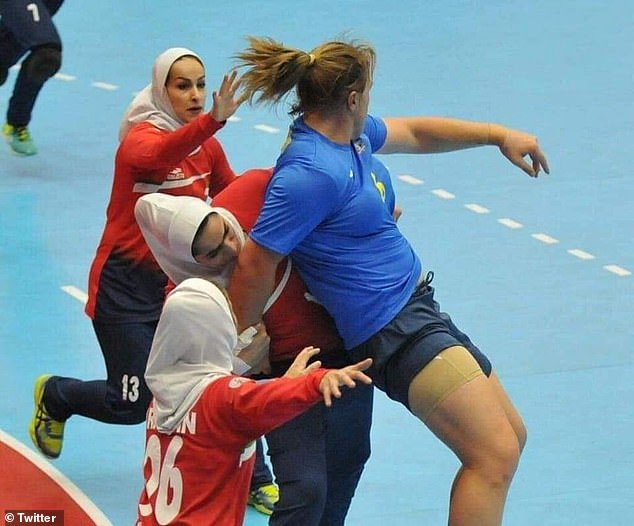 Unatoč strahu od isključenja, Mouncey ostaje ključna figura u australijskom ženskom rukometnom planovima olimpijskih kvalifikacijskih planova