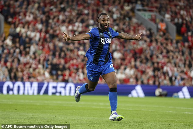 Unatoč šokantnom incidentu, ganski krilni igrač postigao je dva gola i vratio se u igru