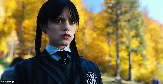 Jenna Ortega glumi u naslovnoj ulozi kao u srijedu Adams