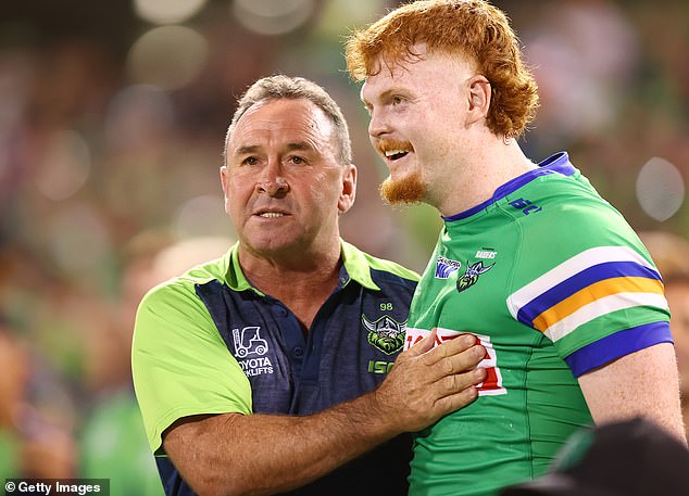 Trener veterana priznaje da se osjeća neugodno kad kamere uhvate zakletvu, rekavši da mrzi djecu kako vide tu stranu njega