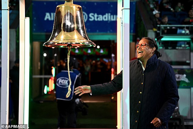 Freeman je bio pozvan da gleda kako Souths igraju ovog vikenda na stadionu Allianz, a posebno je zazvonio Klub naslijeđenim zvonom prije utakmice