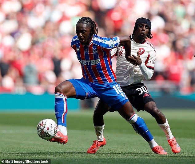 Nema razloga da Frank ne može izgraditi sličnu strukturu oko svojih snaga, slično onome što je Oliver Glasner izgradio u Palači