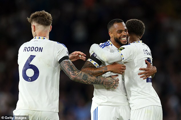 Leeds je podržao Carragher da ostane u Premier ligi ove sezone na trošak Wolvesa