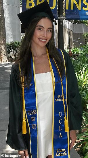 Diplomirao na UCLA -i ove godine s diplomom sociologije.