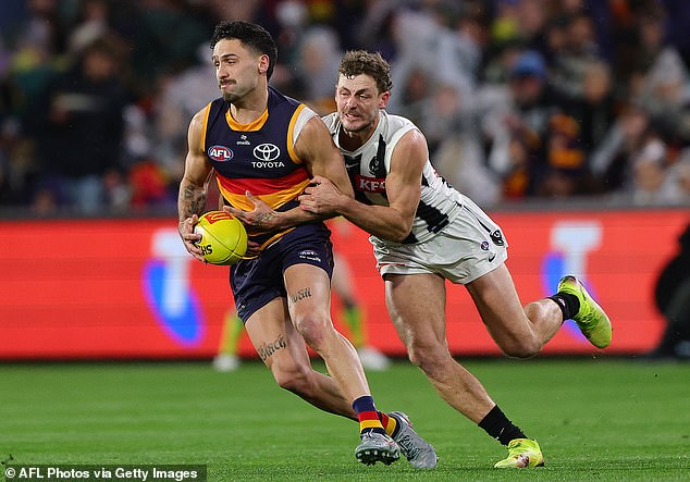 Vezni igrač suočen je s zabranom od pet utakmica od lige nakon što je 16. kolovoza u Adelaide Oval nazvao igrača Collingwooda kao 
