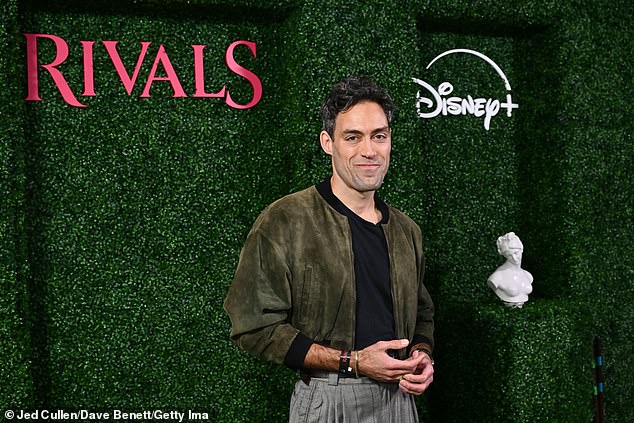 Alex Hassell (na slici) koji glumi Ruperta, odlučio je ne koristiti protetski penis za seksi scene s Emily, kao što je rekao da je autor Jilly, 88, učinila Rupert tako dobro obdarenu da je 