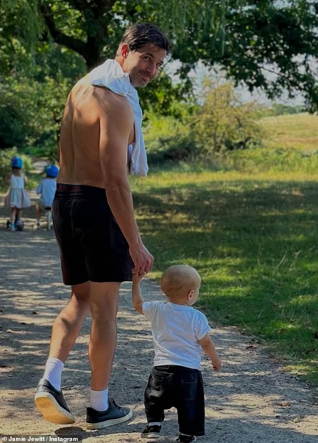 Ali Jamie je otkrio da je njegovo putovanje u očinstvo daleko od onoga što je očekivao i sada želi podijeliti svoje iskustvo u nadi da će uvjeriti druge očeve koji se osjećaju isto
