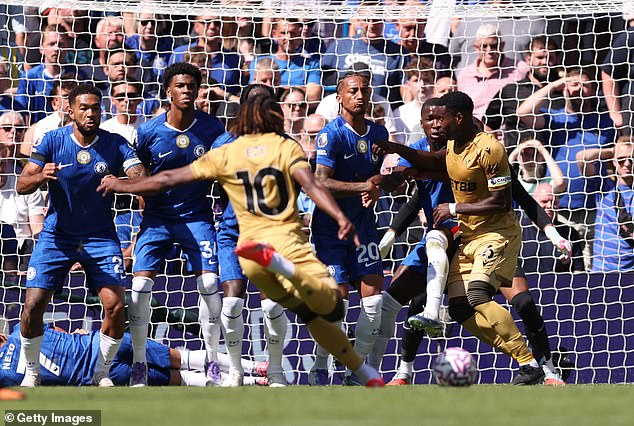 Blisterni slobodni udarac England International Eberechi Eze izbrisan je na tehniku