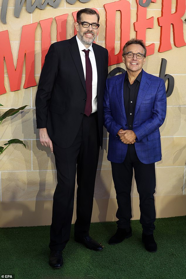 Autor koji stoji iza poznate serije, Richard, pojavio se oduševljen premijerom dok je pozirao zajedno s redateljem filma Chrisa
