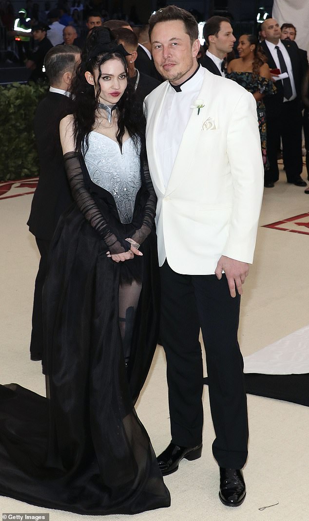 Grimes - čije je pravo ime Claire Elise Boucher - prethodno je bila u uključenoj vezi s Elonom Muskom od 2018. do 2023. godine; Bivši par viđen gore u 2018. godini u NYC -u