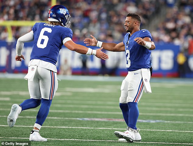Dart je čestitao starter Russell Wilson nakon bacanja prolaza