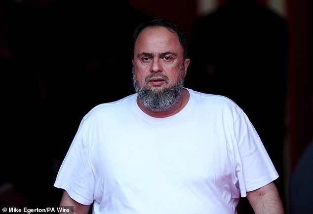 Marinakis je od tada razbio banku u svojim pokušajima da unese nove regrute s dodacima Omari Hutchinson i Arnaud Kalimuendo