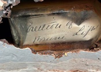 122-godišnja poruka u boci pronađena je skrivena u zidu Tasmanskog svjetionika