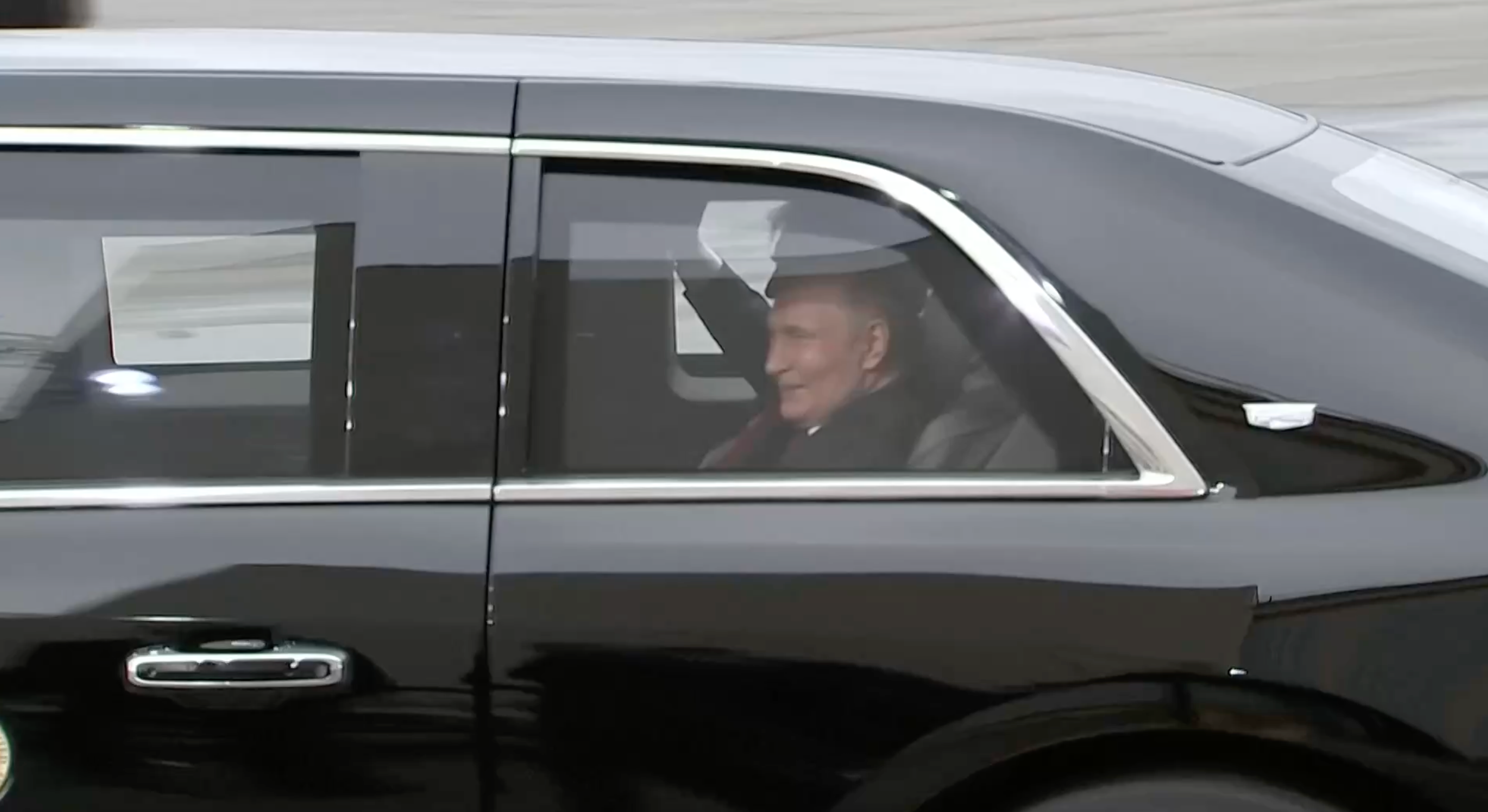 Par je otišao na razgovore u predsjedničkom automobilu g. Trumpa, nadimak Zvijer
