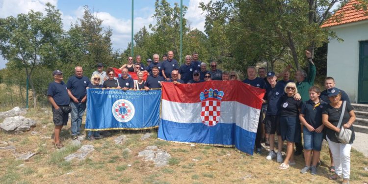 ‘KARUSEL ISTINE’ Udruge veterana Domovinskog rata „Brodosplit“ podsjetio je na izlazak 1. bojne 114. brigade ZNG na prvu ratnu zadaću