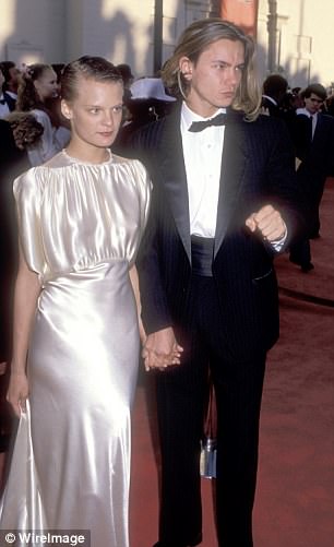 Plimpton je godinama iz glumaca Rivera Phoenix krajem 80 -ih i početkom 90 -ih. Viđeni su na Oscarima 1989. godine kad je imala 18 godina. Rijeka je umrla 1993. od predoziranja drogom 