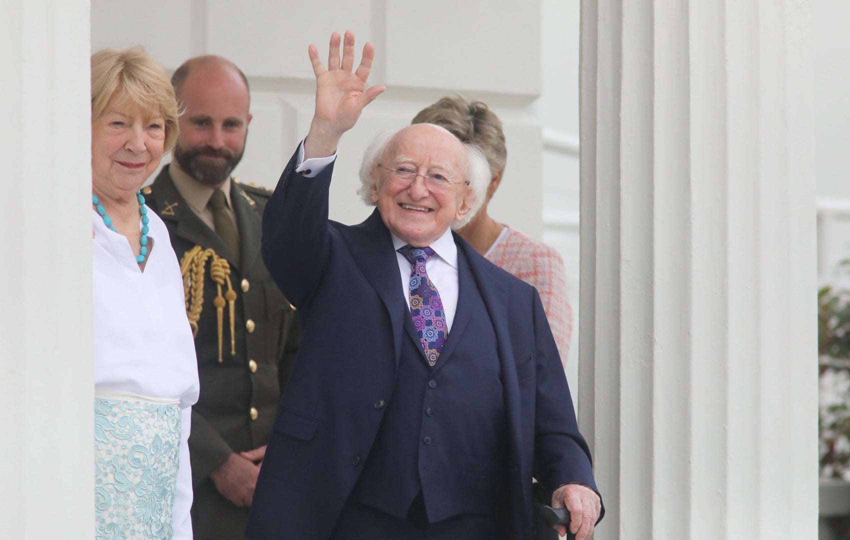 Predsjednik Irske Michael D Higgins i njegova supruga Sabina ispred Arasa, Uachtarain, Dublin, službena rezidencija predsjednika Irske (Gareth Chaney/PA)
