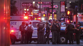 Gunman Storms Manhattan neboder (video)