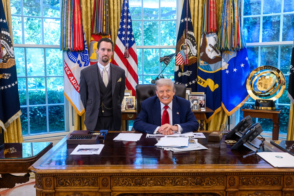 Trumpova administracija imenovala je ekonomista zaklade zaklade da bi vodila Zavod za statistiku rada, nakon što je prethodnog povjerenika u neobičnom pljuvaku postavila prethodnog povjerenika zbog brojeva radnih mjesta