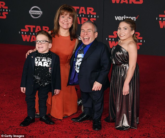 Warwick i Samantha prikazani su sa svojom djecom Harrison i Annabelle na premijeri Star Wars: The Last Jedi u Kaliforniji 2017. godine