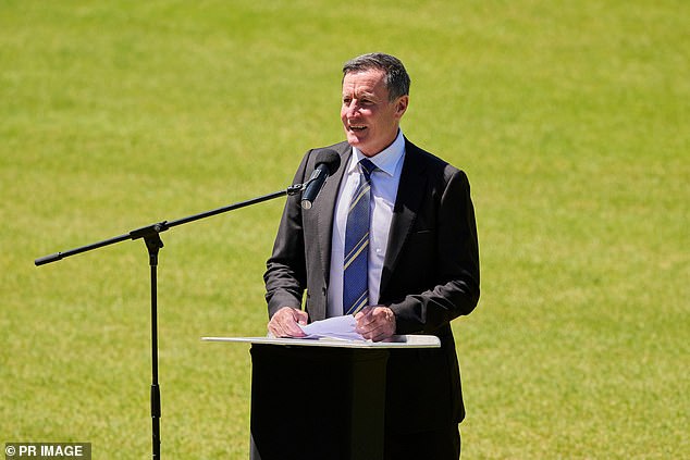 Trener osvajanja premijera West Coast Eagles-a John Worsfold odao je emocionalnu počast Hunteru, navodeći da bi volio da je igrao zajedno s braniteljem