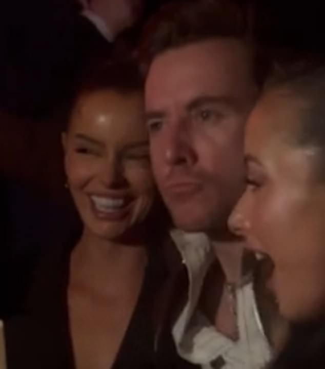 MCFLY zvijezda, 38, primijećena je kako dijeli 'pijani poljubac' sa zvijezdom Love Island, 34, dok je u subotu navečer pohađala Afterparty Universal Music's Brit Awards (viđena u Bashu)