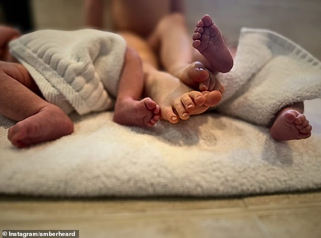 Glumica je otkrila da je u Instagram postu podijelila blizance, kćer Agnes i sina Oceana, podijelilo se na Majčin dan