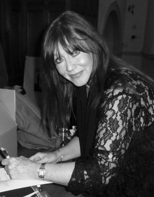 Otkrivenje Merkurovog tajnog djeteta dolazi u novoj biografiji zvijezde bestselera glazbenog pisca Lesley-Ann Jones, na slici