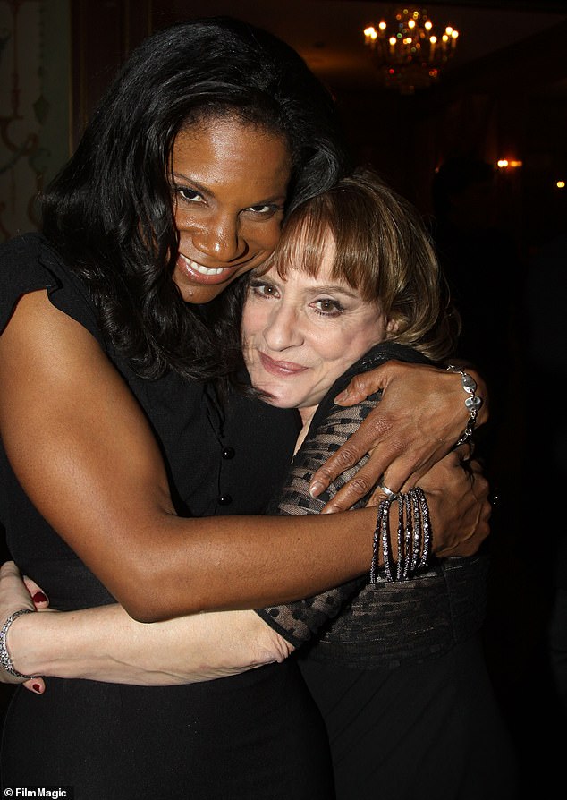 Lupone je proglasio intervju s New Yorkerom objavljenim u ponedjeljak objavljen u ponedjeljak da kolega Broadway Legenda Audra McDonald 