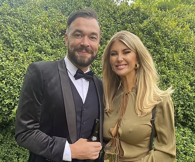 Dunn je rekla da su njezini postovi odgovorili na negativne komentare koje je Murphy dao o njoj u odnosu na bivšeg dečka, bivšeg igrača AFL-a Ryana Crowleyja (lijevo)