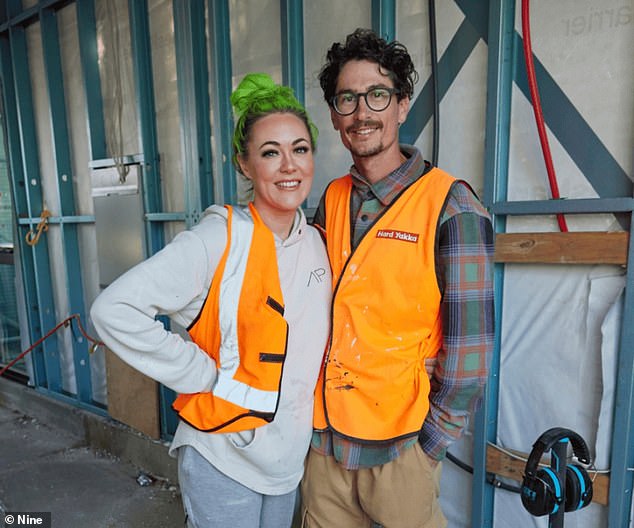 To dolazi nakon što je Kylie sve, ali potvrdila da se vratila sa suprugom Bradom Bakerom, nakon što su se prvi put razdvojili nakon njegovog 'flertgate skandala' na bloku