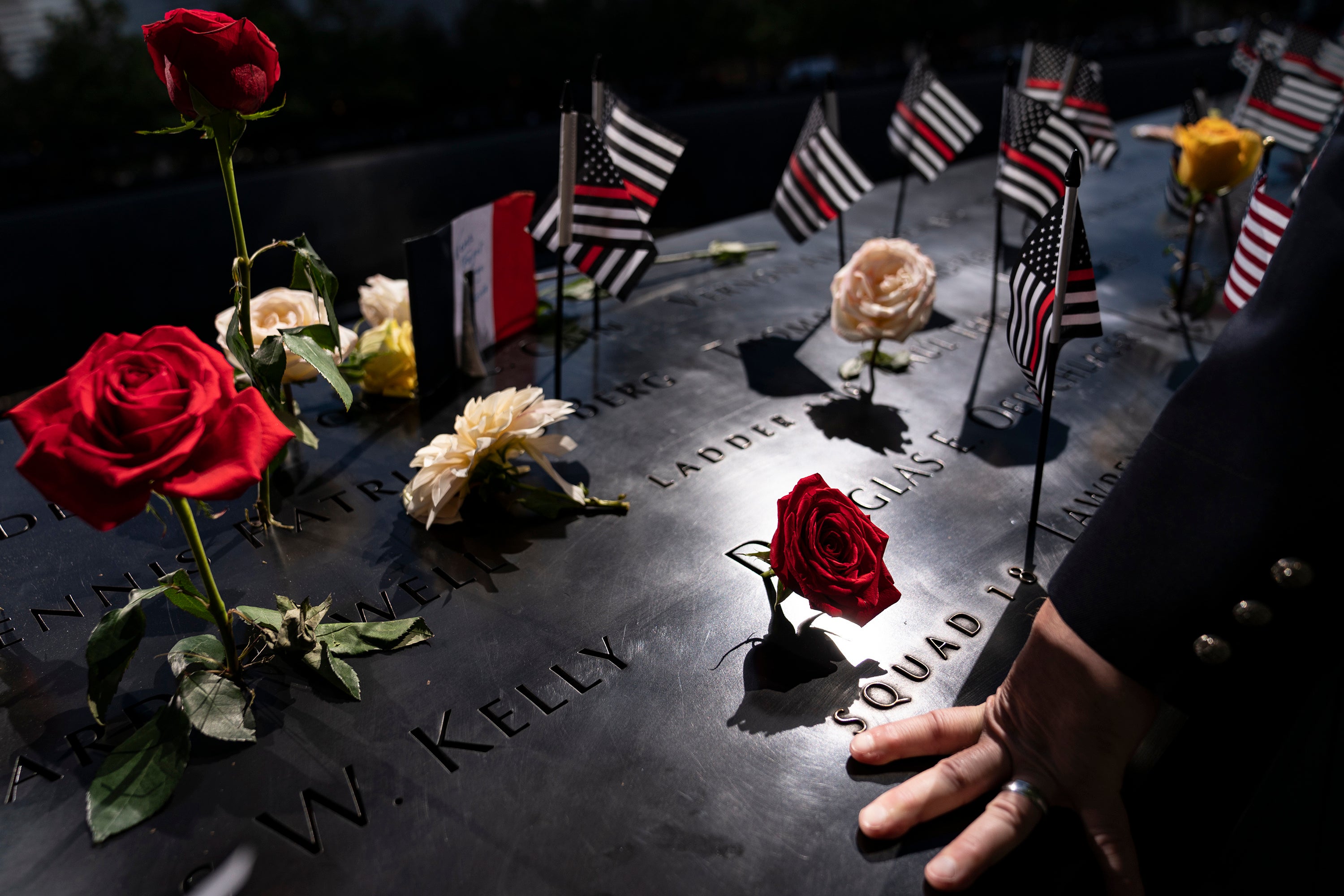 Memorijal 11. rujna u New Yorku. Tri novootkrivene žrtve predstavljaju 1.651., 1.652. i 1.653. žrtve napada koje treba identificirati.