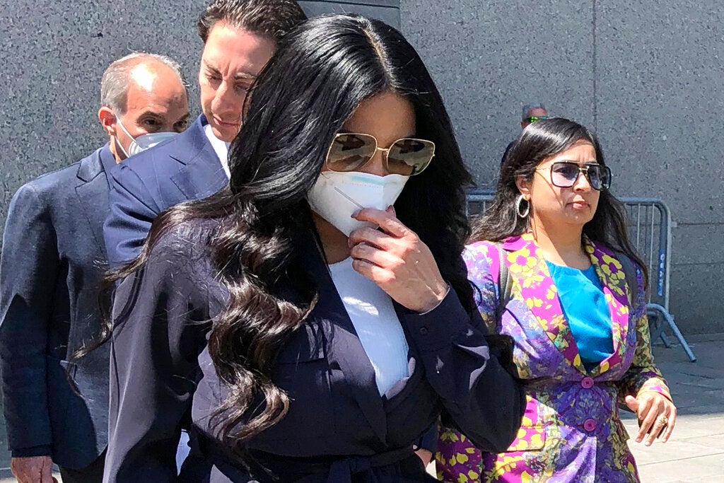 Jennifer Shah, center, of 