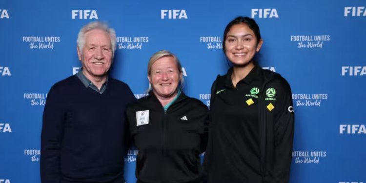 Afganistanska ženska izbjeglica: Zeleno svjetlo iz FIFA -e za prijateljske