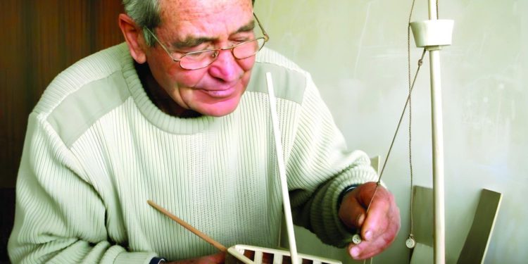 Andrija Šćavina (85) već se 20 godina bavi izradom maketa slavnih brodova, no legendarni Cutty Sark izradio je još 1972