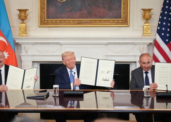 Armenija i Azerbejdžan potpisuju mirnu deklaraciju o mirskoj prometnici-RT World News