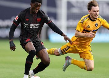 Augsburg-Pisa završava 2-2. Tramoni zavarava s narukvicama, a zatim mouniè