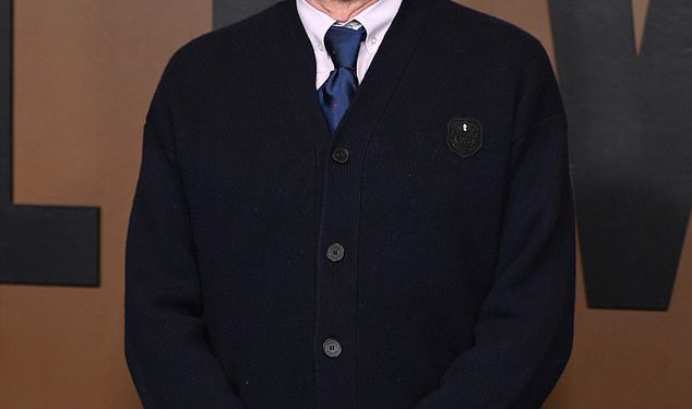 Ažuriranje majora Jamesa Bonda kao tvorac ogromne BBC serije potvrđeno je da napiše najnoviji film 007 jer tvrde da je to posao “lista kanti”