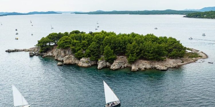 BETINA Gajeta Ilka pobjednica 23. Regate za dušu i tilo