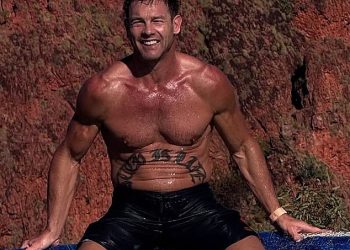 Ben Cousins izgleda dovoljno prikladno za igranje u dobi od 47 godina – ali on ima vrlo nezdravu naviku hrane koja je uhvaćena na videu