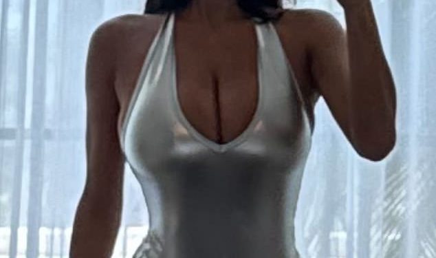 Bianca censori leži dramatično cijepanje u racy selfieju nakon što su se njezine stare fotografije modeliranja ponovno pojavile