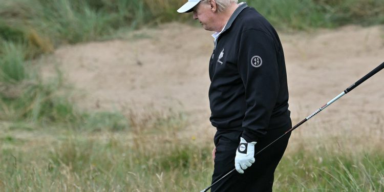 Bijela kuća se može pohvaliti Trumpovim golf -ocjenom – danima nakon što je optužen za varanje na vlastitom putu