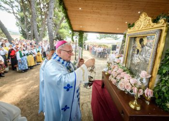 Biskup Rogić predvodio središnje misno slavlje na Veliku Gospu u Vrpolju, evo o čemu je govorio