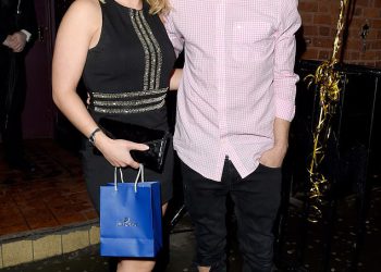 Bivša djevojka Jacka P. Shepheda ostavila je s ‘podignutom obrvama’ preko raskošnog vjenčanja Star-a za Hanni Treweek, dok ga njeni prijatelji ‘rugaju zbog ponašanja poput Royaltyja’