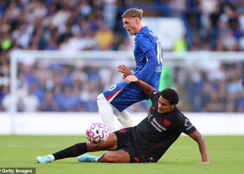 Bivši Liverpool zvijezda sukobljava se s suigračem Engleske Cole Palmerom nakon kasnog izazova u Fiery Chelsea Friendly napustio je Blues Man Lopping