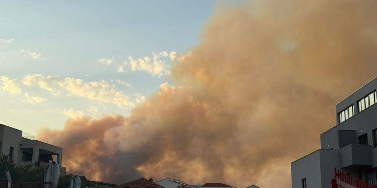 Bivši ministar zatekao se na požarištu nadomak Omiša: “Nikad do sada nisam bio…”